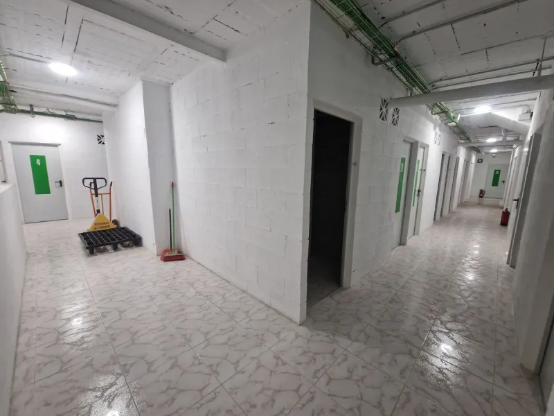 Unique Investment Opportunity in Fuengirola – Commercial Premises with Storage Unit Project and License