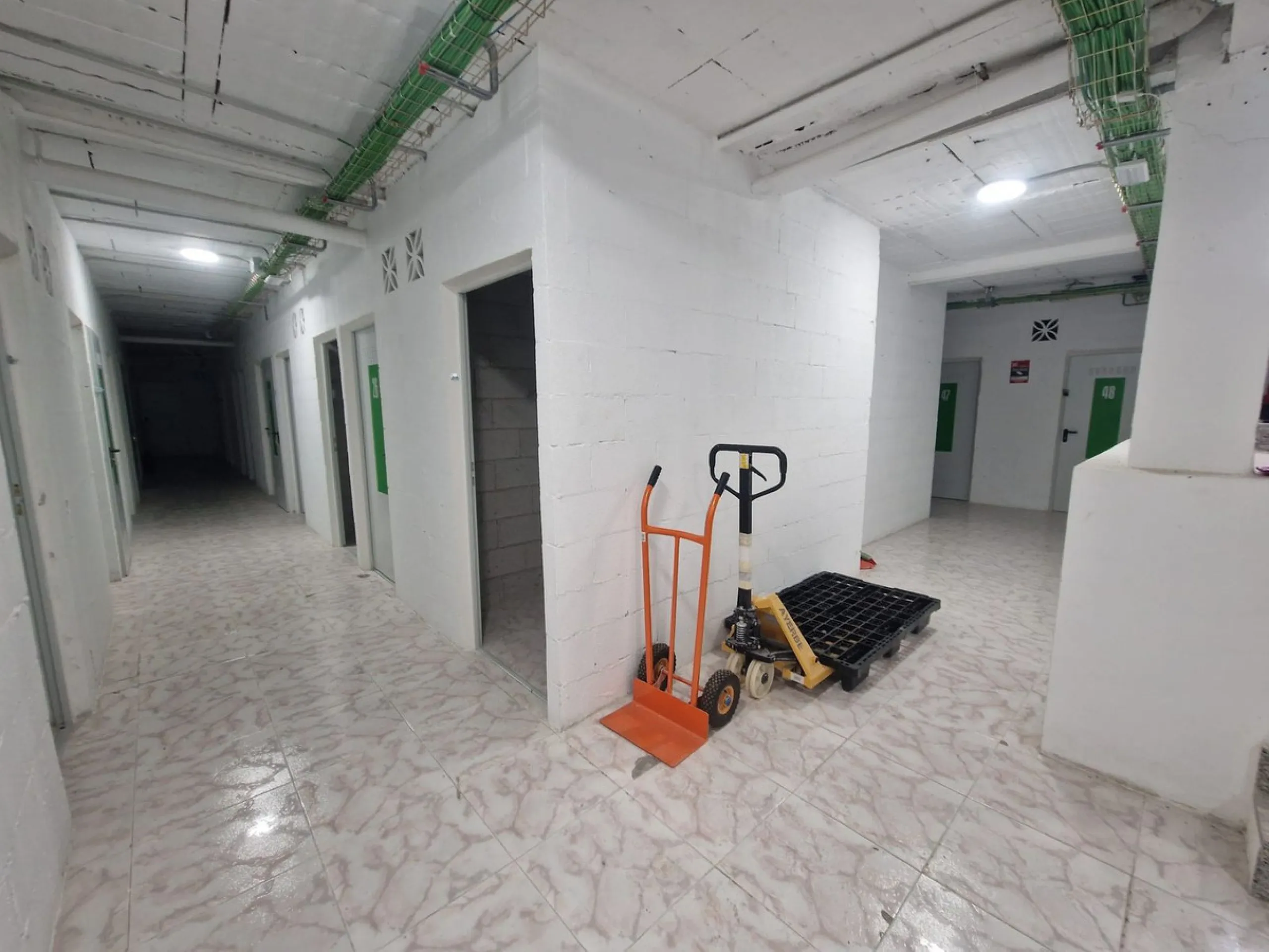 Unique Investment Opportunity in Fuengirola – Commercial Premises with Storage Unit Project and License