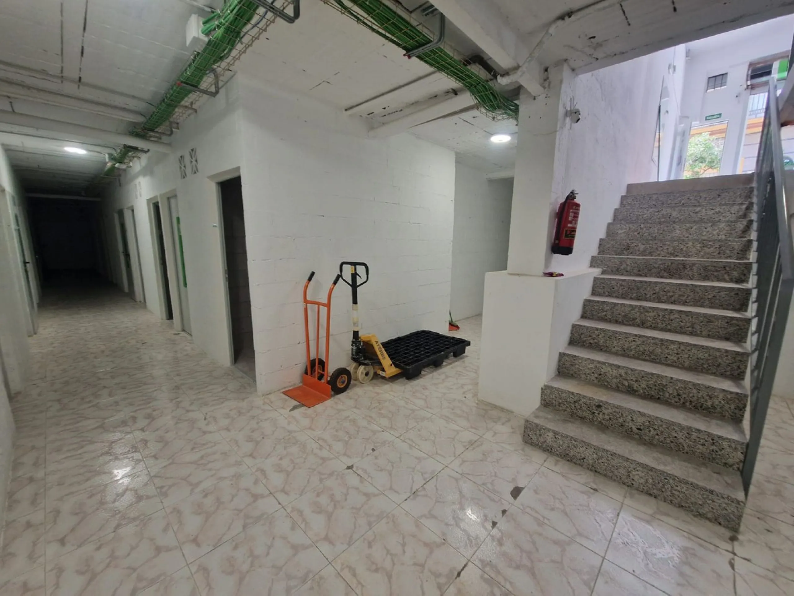 Unique Investment Opportunity in Fuengirola – Commercial Premises with Storage Unit Project and License