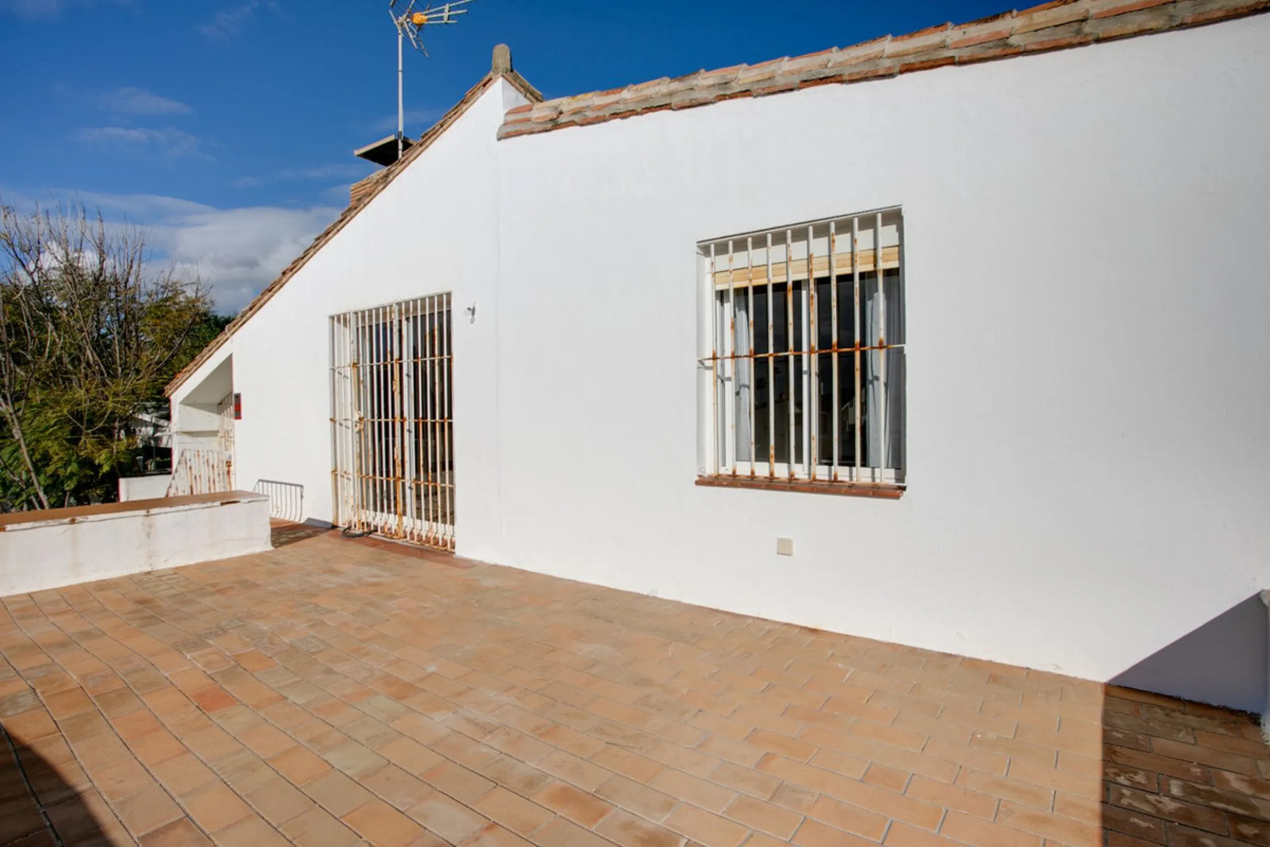 Beautiful Beachfront Semi-Detached House in Estepona