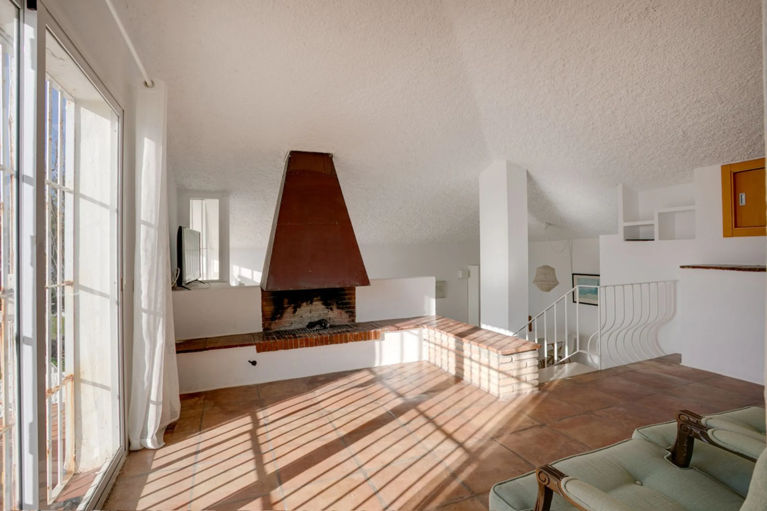 Beautiful Beachfront Semi-Detached House in Estepona