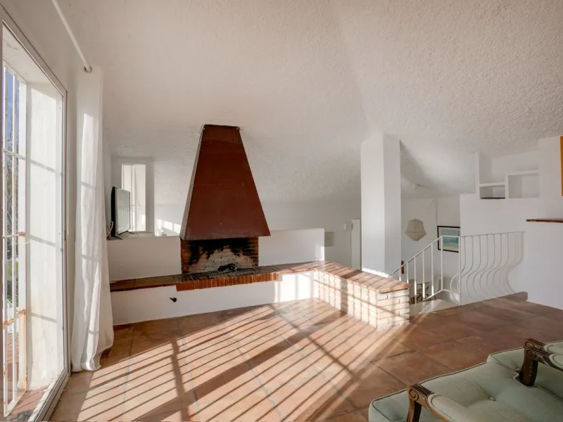 Beautiful Beachfront Semi-Detached House in Estepona
