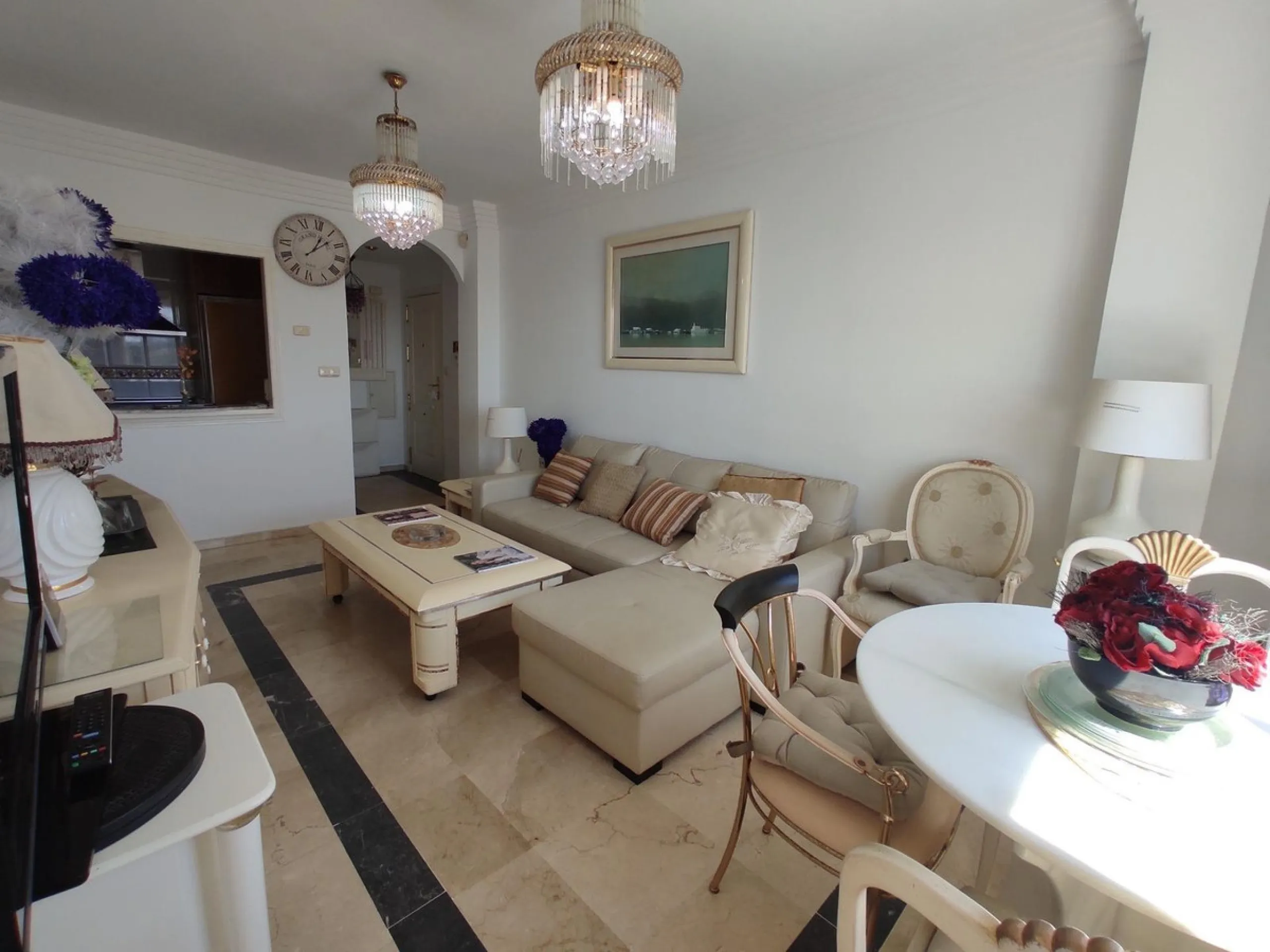 Apartment - Middle Floor Apartment в продаже в Marbella, Málaga. В доме 1 спален и 1 ванных комнат. Площадь дома 55 м²