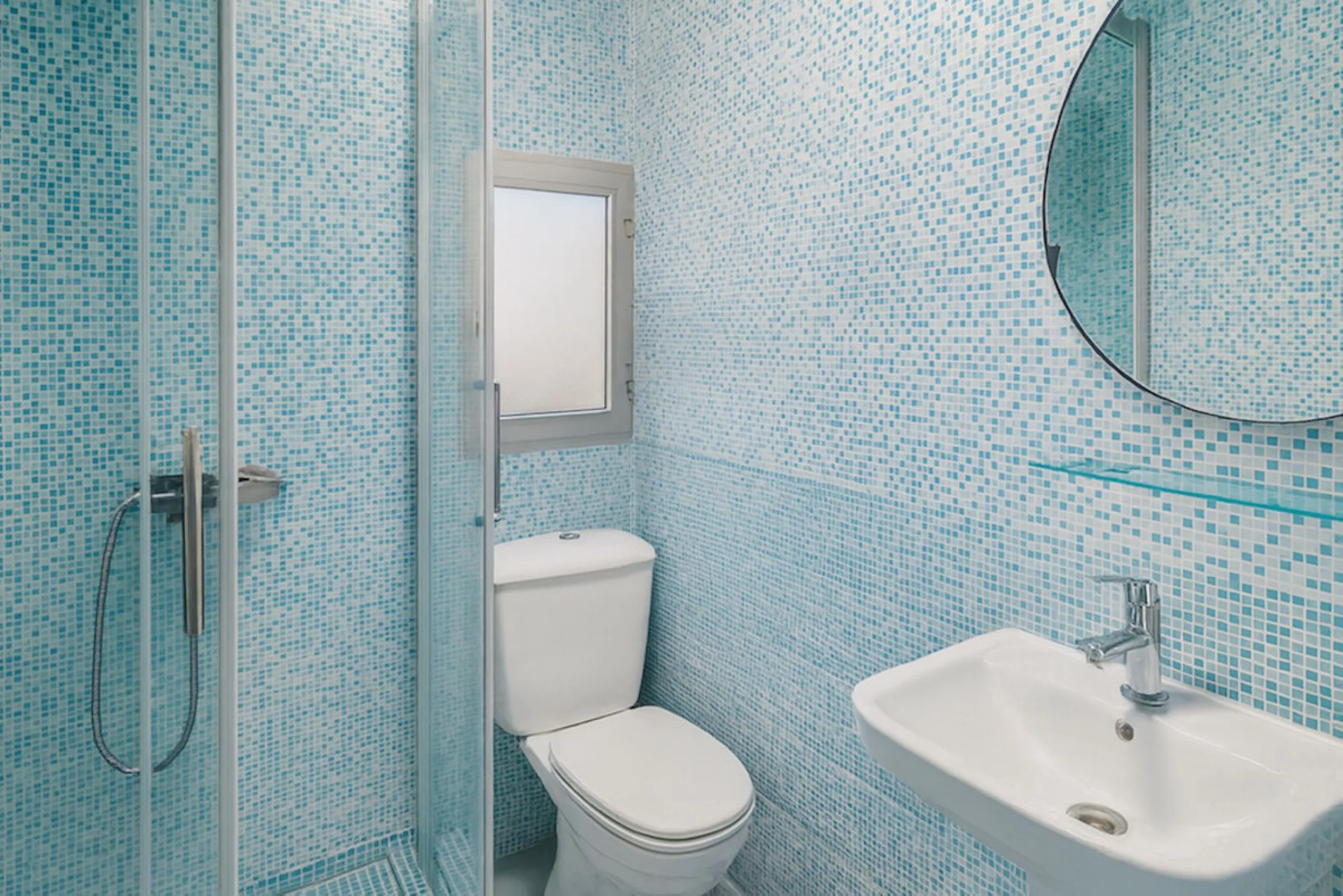 House - Detached Villa в продаже в Torremolinos, Málaga. В доме 3 спален и 3 ванных комнат. Площадь дома 263 м². Площадь участка 913 м²