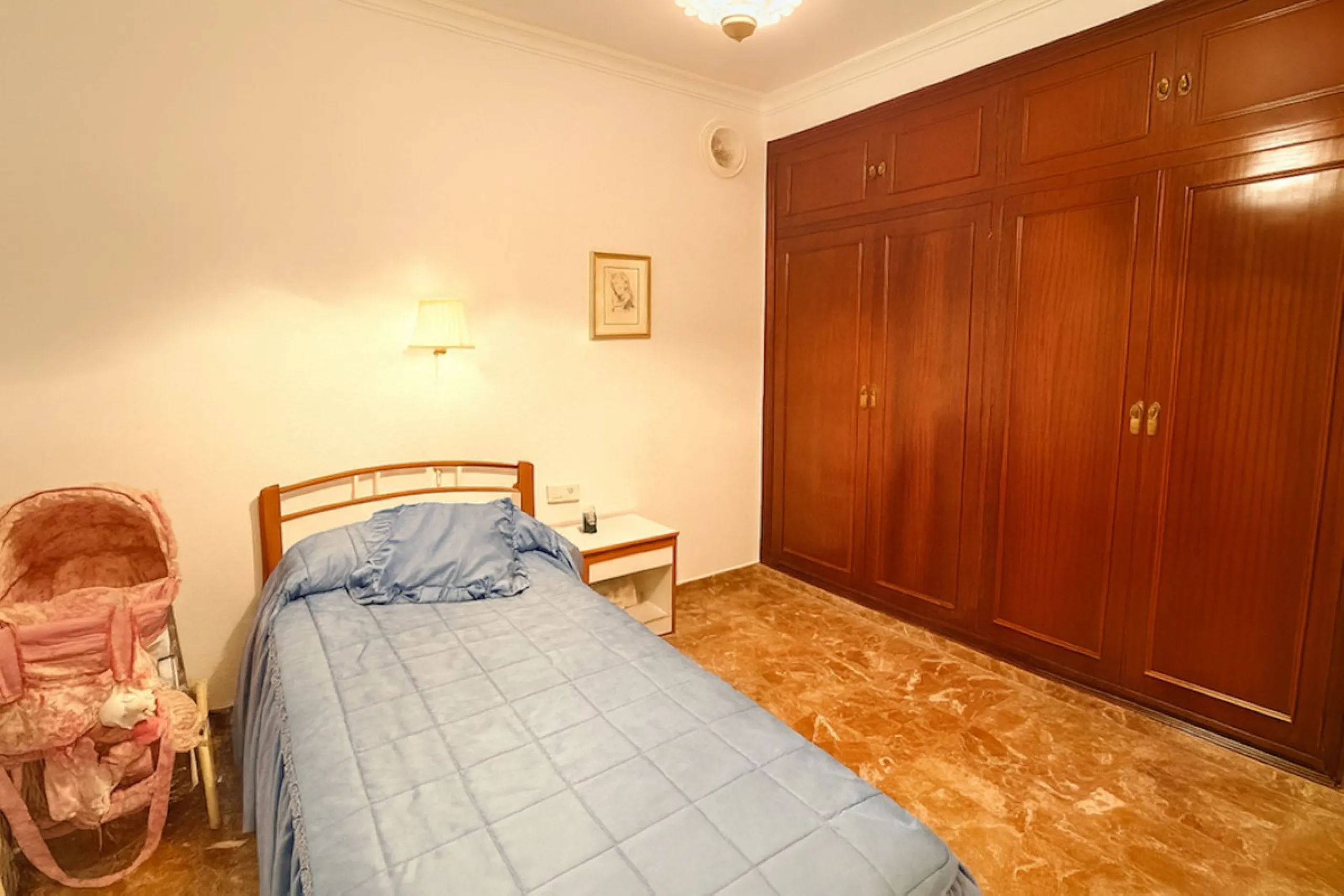 House - Detached Villa в продаже в Torremolinos, Málaga. В доме 3 спален и 3 ванных комнат. Площадь дома 263 м². Площадь участка 913 м²