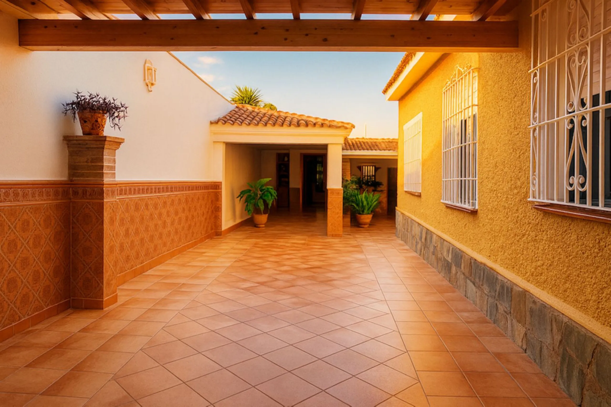 House - Detached Villa в продаже в Torremolinos, Málaga. В доме 3 спален и 3 ванных комнат. Площадь дома 263 м². Площадь участка 913 м²