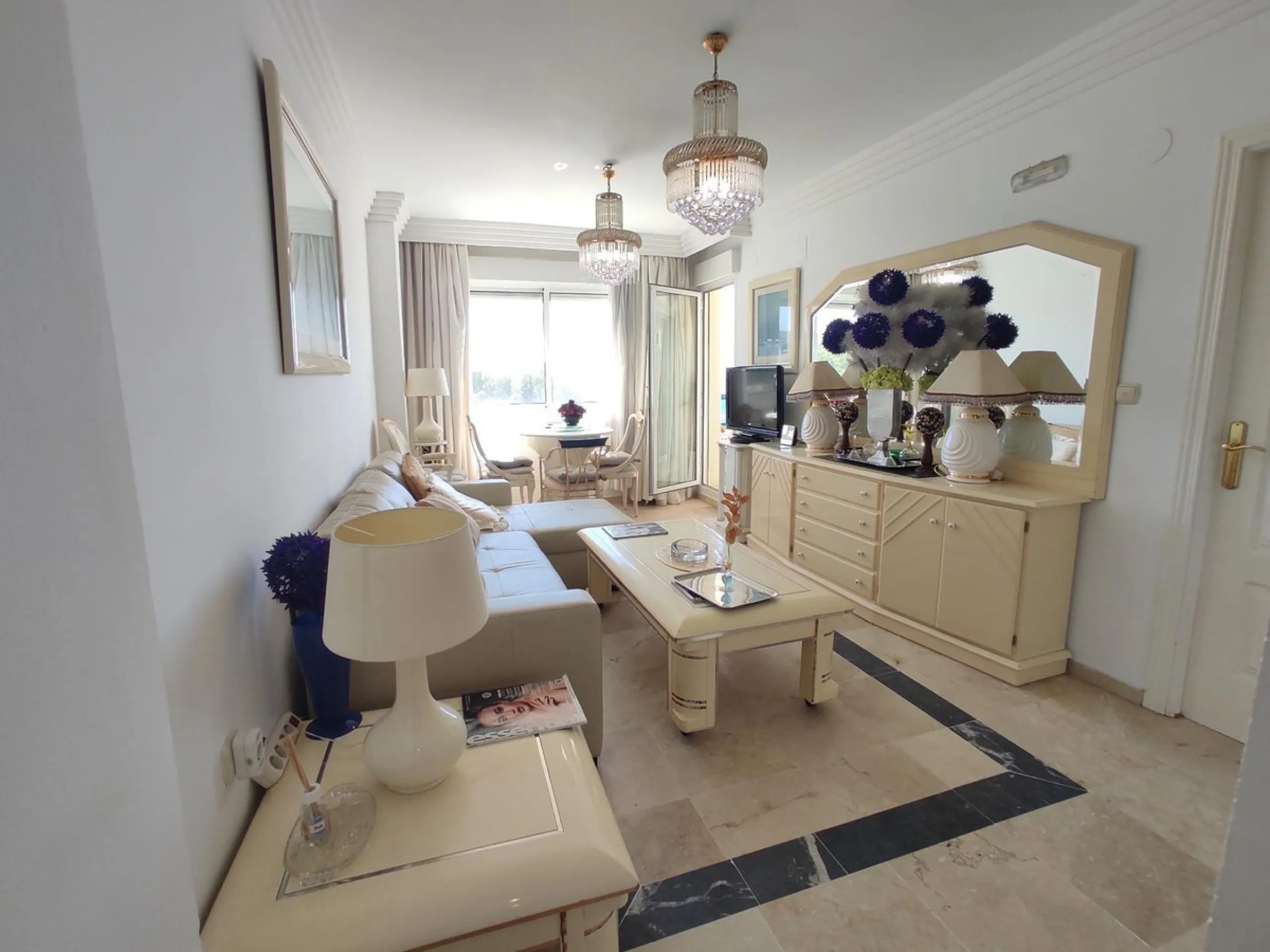 Apartment - Middle Floor Apartment в продаже в Marbella, Málaga. В доме 1 спален и 1 ванных комнат. Площадь дома 55 м²