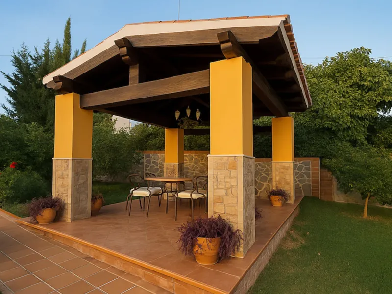 House - Detached Villa в продаже в Torremolinos, Málaga. В доме 3 спален и 3 ванных комнат. Площадь дома 263 м². Площадь участка 913 м²