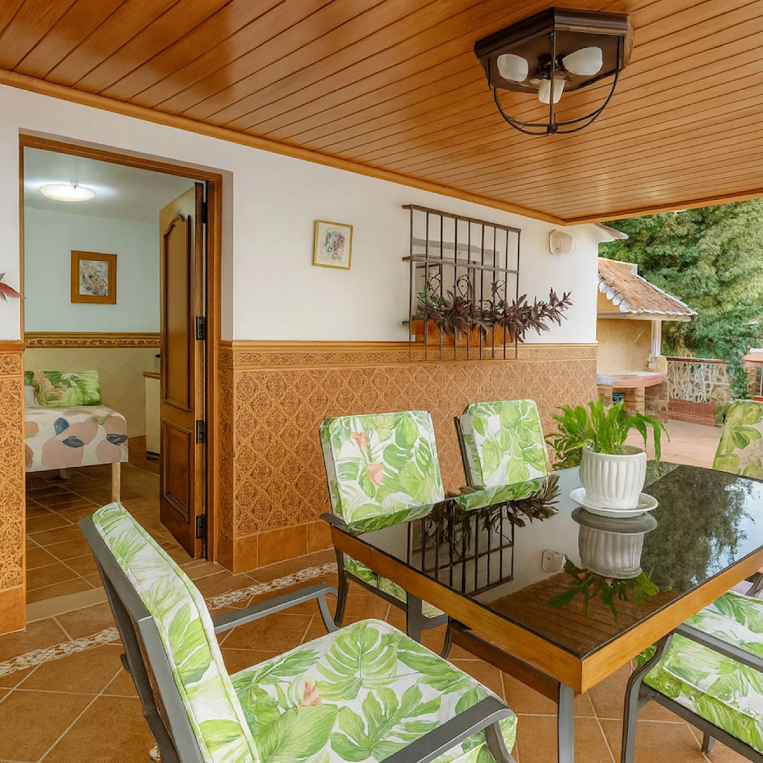 House - Detached Villa в продаже в Torremolinos, Málaga. В доме 3 спален и 3 ванных комнат. Площадь дома 263 м². Площадь участка 913 м²