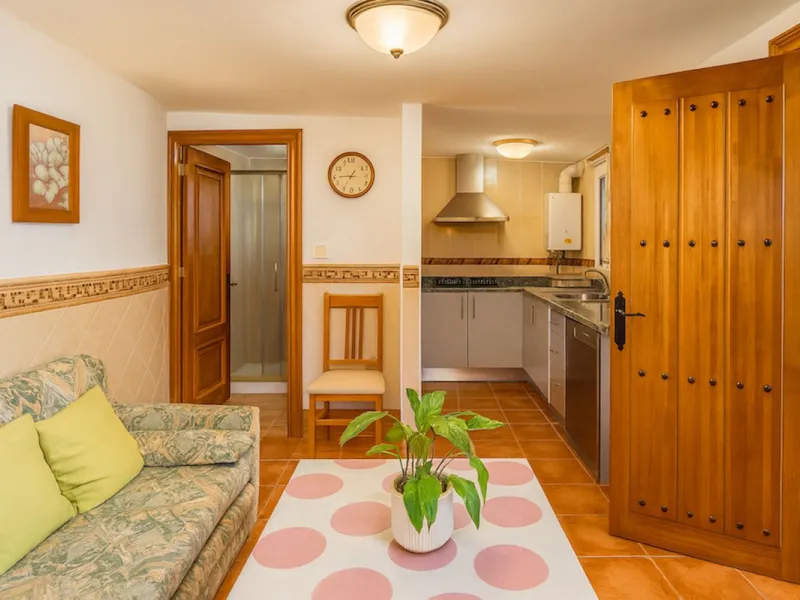 House - Detached Villa в продаже в Torremolinos, Málaga. В доме 3 спален и 3 ванных комнат. Площадь дома 263 м². Площадь участка 913 м²