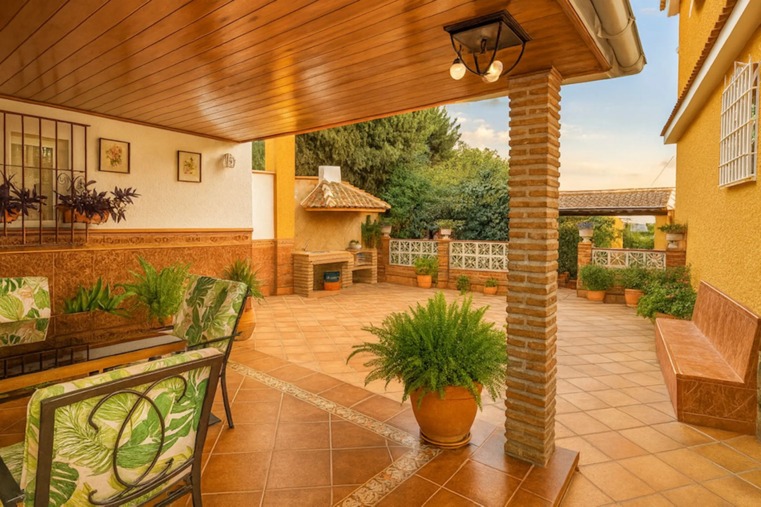 House - Detached Villa в продаже в Torremolinos, Málaga. В доме 3 спален и 3 ванных комнат. Площадь дома 263 м². Площадь участка 913 м²