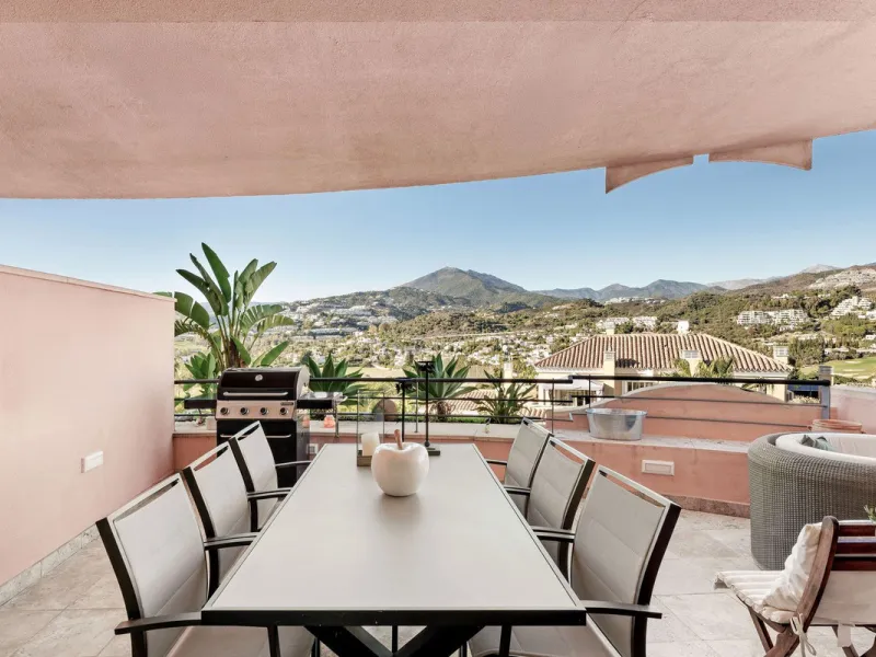Апартамент средний этаж, Nueva Andalucía, Costa del Sol