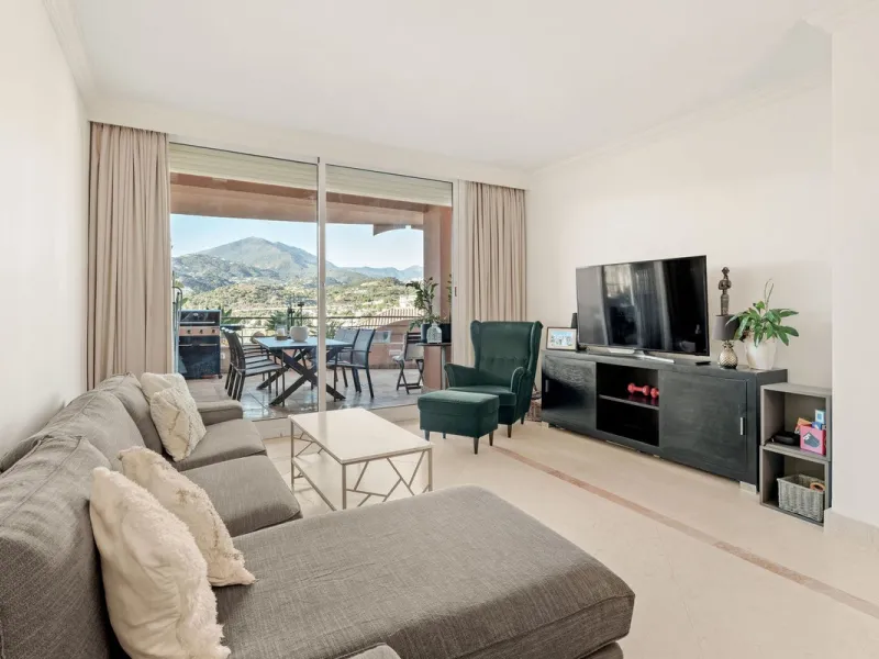 Апартамент средний этаж, Nueva Andalucía, Costa del Sol