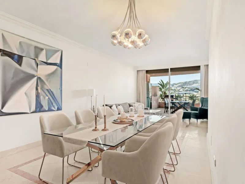Апартамент средний этаж, Nueva Andalucía, Costa del Sol