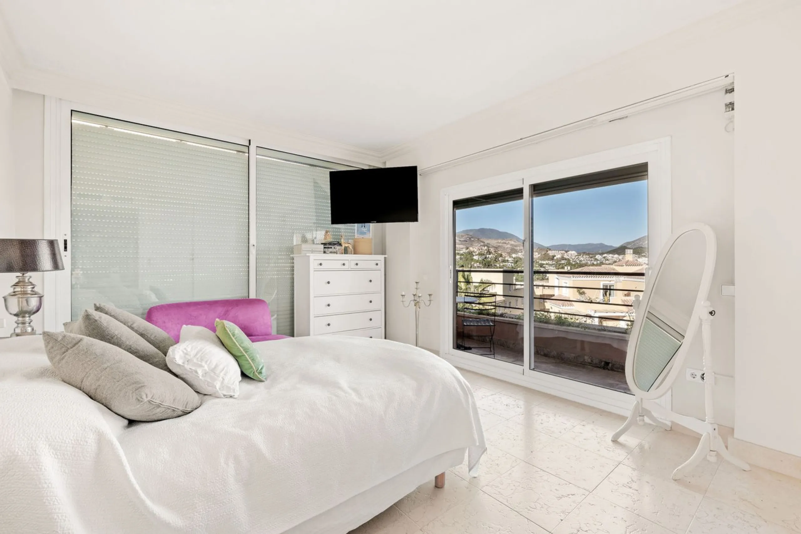 Апартамент средний этаж, Nueva Andalucía, Costa del Sol