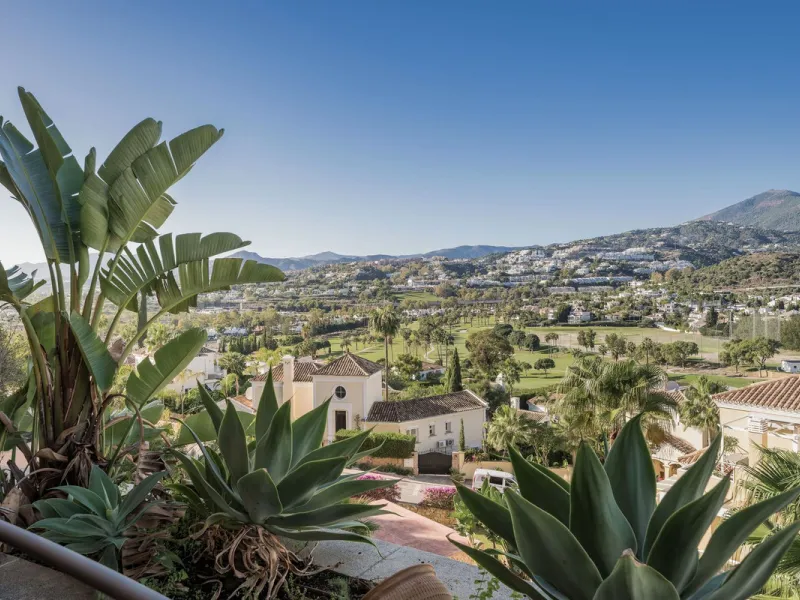 Апартамент средний этаж, Nueva Andalucía, Costa del Sol