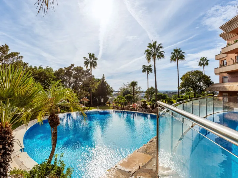 Апартамент средний этаж, Nueva Andalucía, Costa del Sol