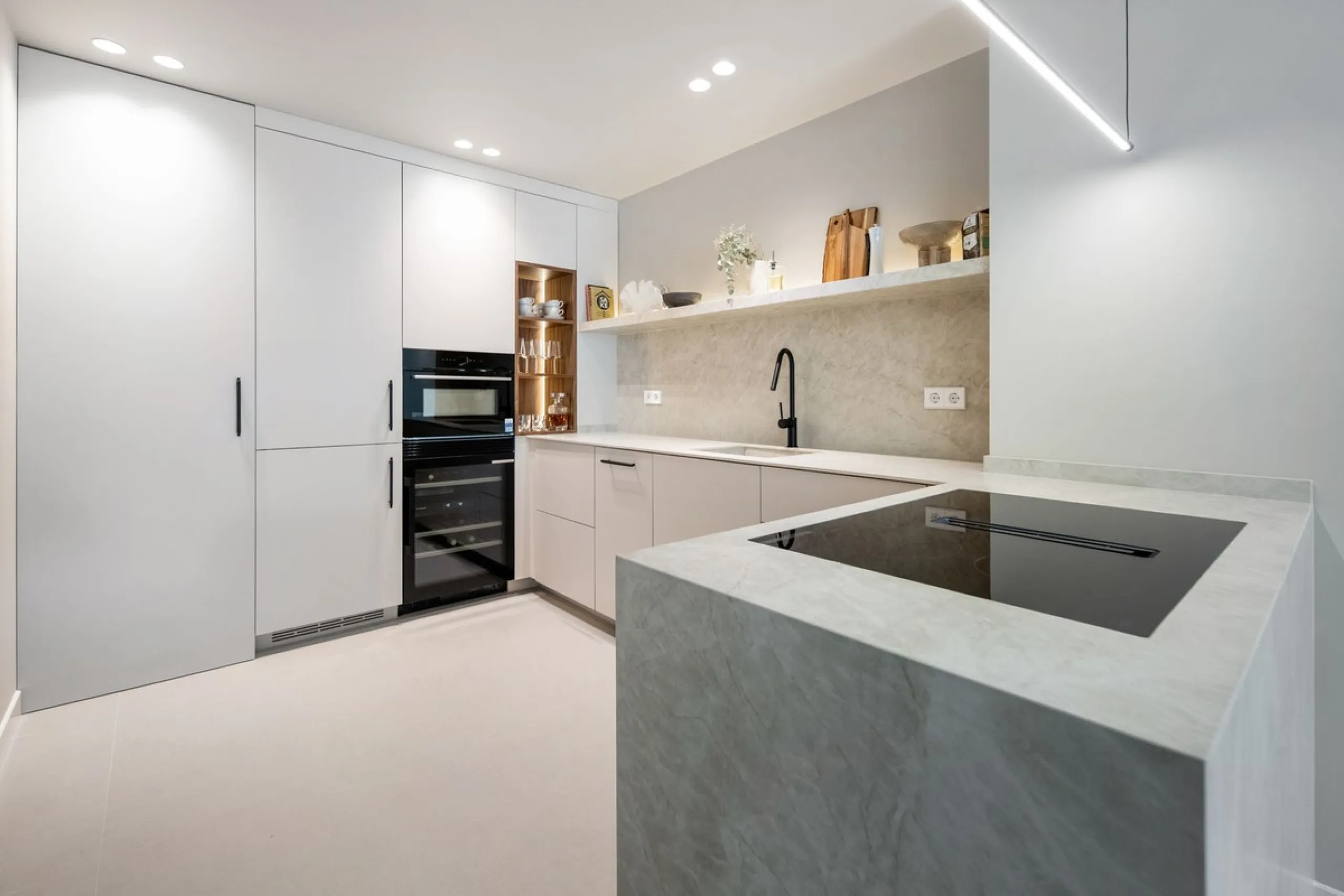 Apartment - Duplex в продаже в Benahavís, Málaga. В доме 3 спален и 4 ванных комнат. Площадь дома 167 м²