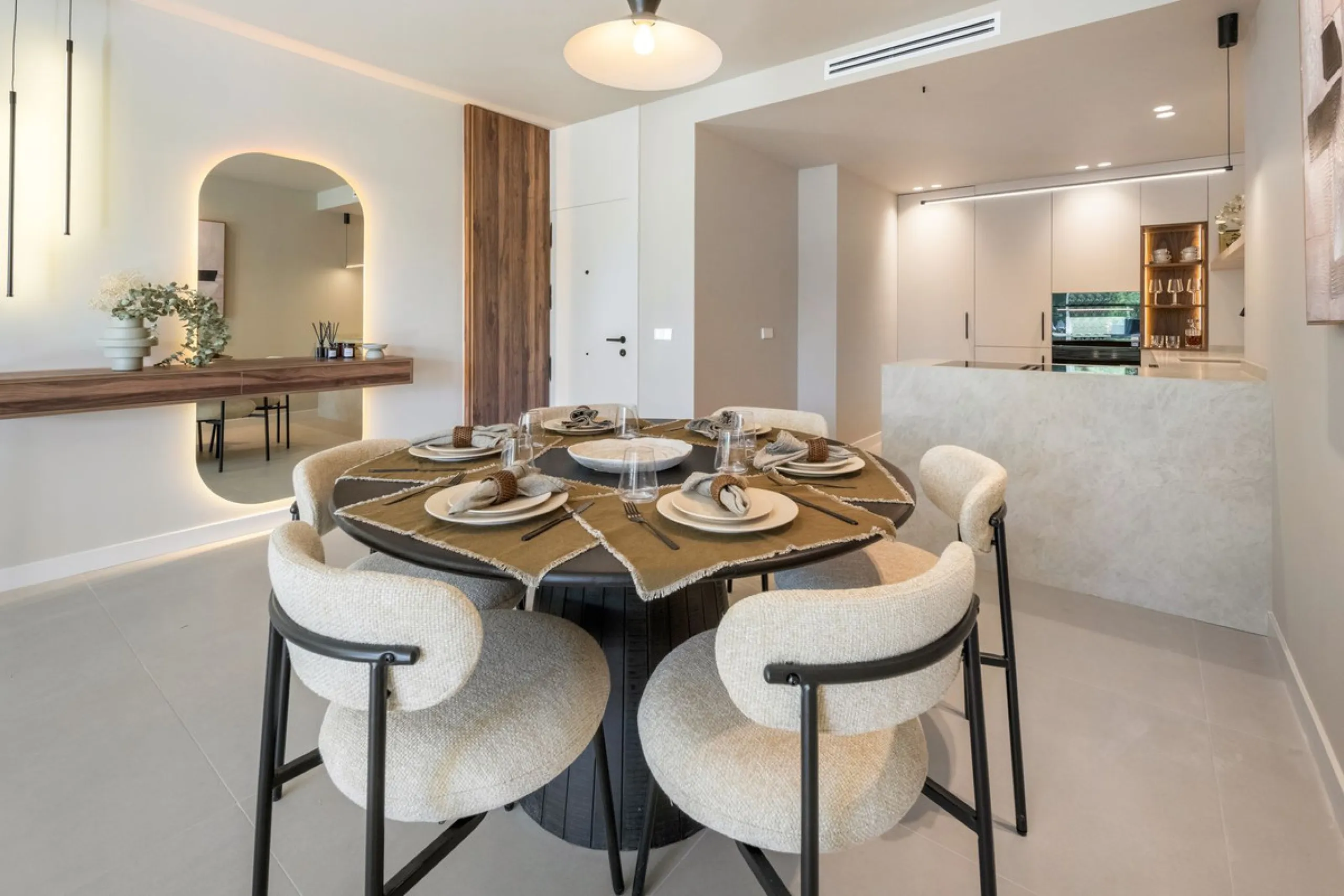 Apartment - Duplex в продаже в Benahavís, Málaga. В доме 3 спален и 4 ванных комнат. Площадь дома 167 м²