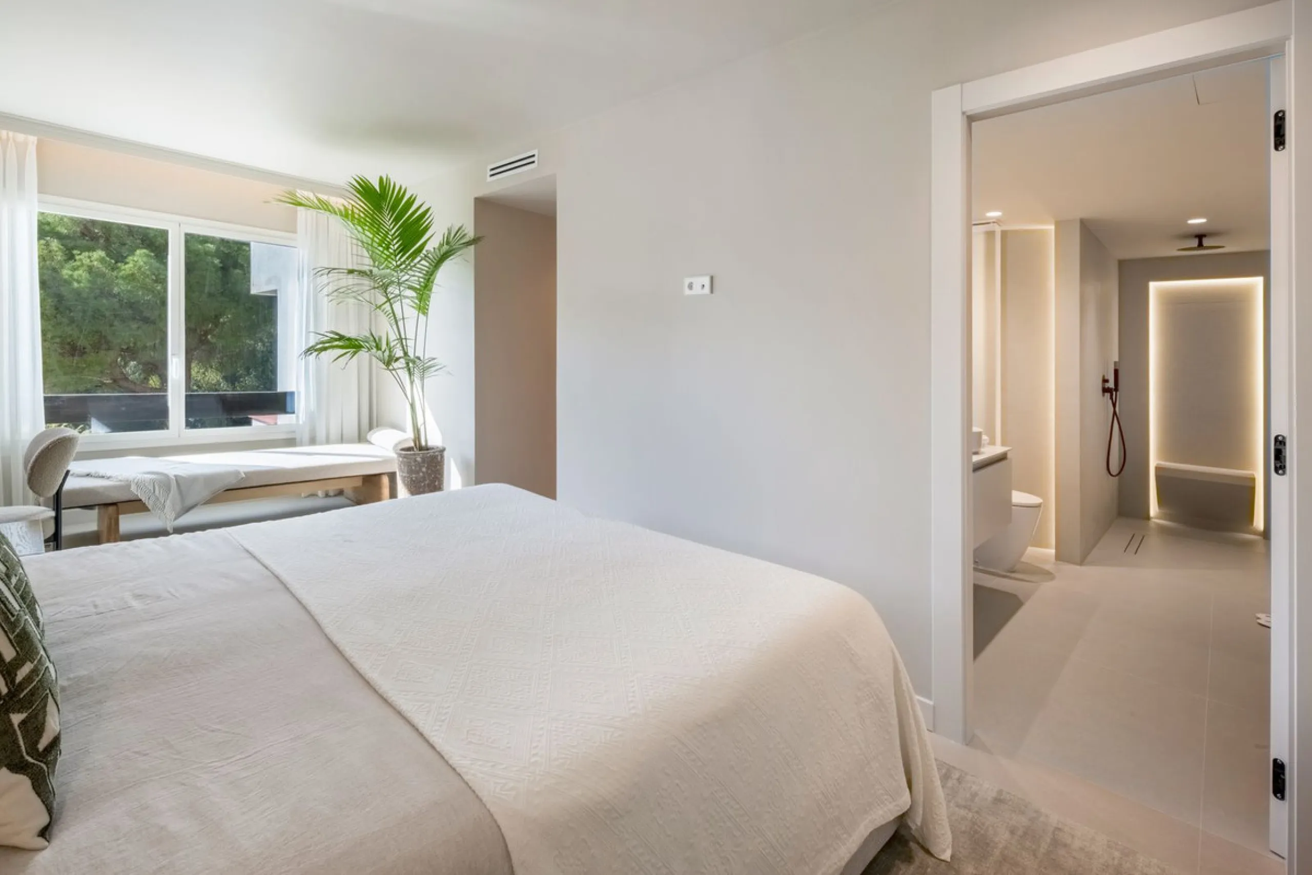 Apartment - Duplex в продаже в Benahavís, Málaga. В доме 3 спален и 4 ванных комнат. Площадь дома 167 м²