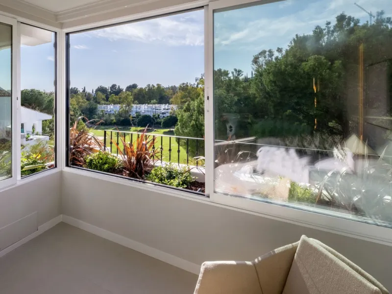 Apartment - Duplex в продаже в Benahavís, Málaga. В доме 3 спален и 4 ванных комнат. Площадь дома 167 м²