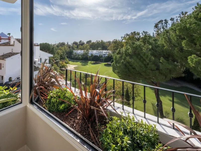 Apartment - Duplex в продаже в Benahavís, Málaga. В доме 3 спален и 4 ванных комнат. Площадь дома 167 м²