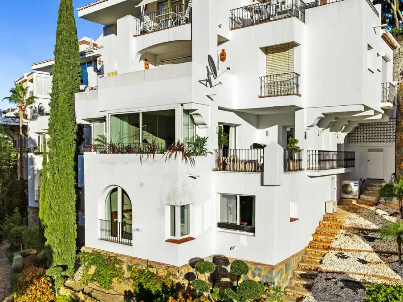 Apartment - Duplex в продаже в Benahavís, Málaga. В доме 3 спален и 4 ванных комнат. Площадь дома 167 м²