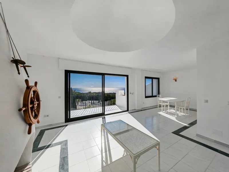 House - Townhouse в продаже в Marbella, Málaga. В доме 2 спален и 3 ванных комнат. Площадь дома 123 м². Площадь участка 175 м²
