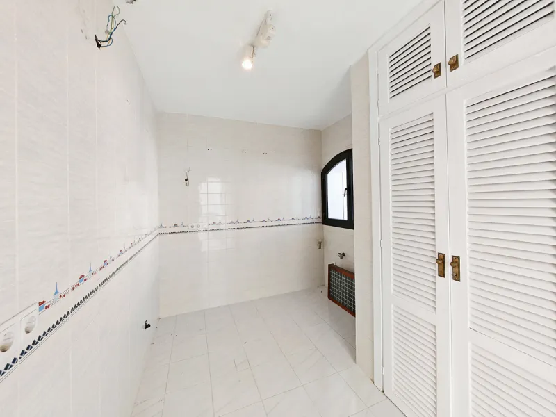 House - Townhouse в продаже в Marbella, Málaga. В доме 2 спален и 3 ванных комнат. Площадь дома 123 м². Площадь участка 175 м²