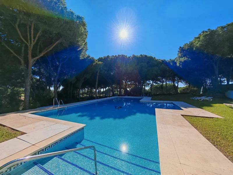 House - Townhouse в продаже в Marbella, Málaga. В доме 2 спален и 3 ванных комнат. Площадь дома 123 м². Площадь участка 175 м²