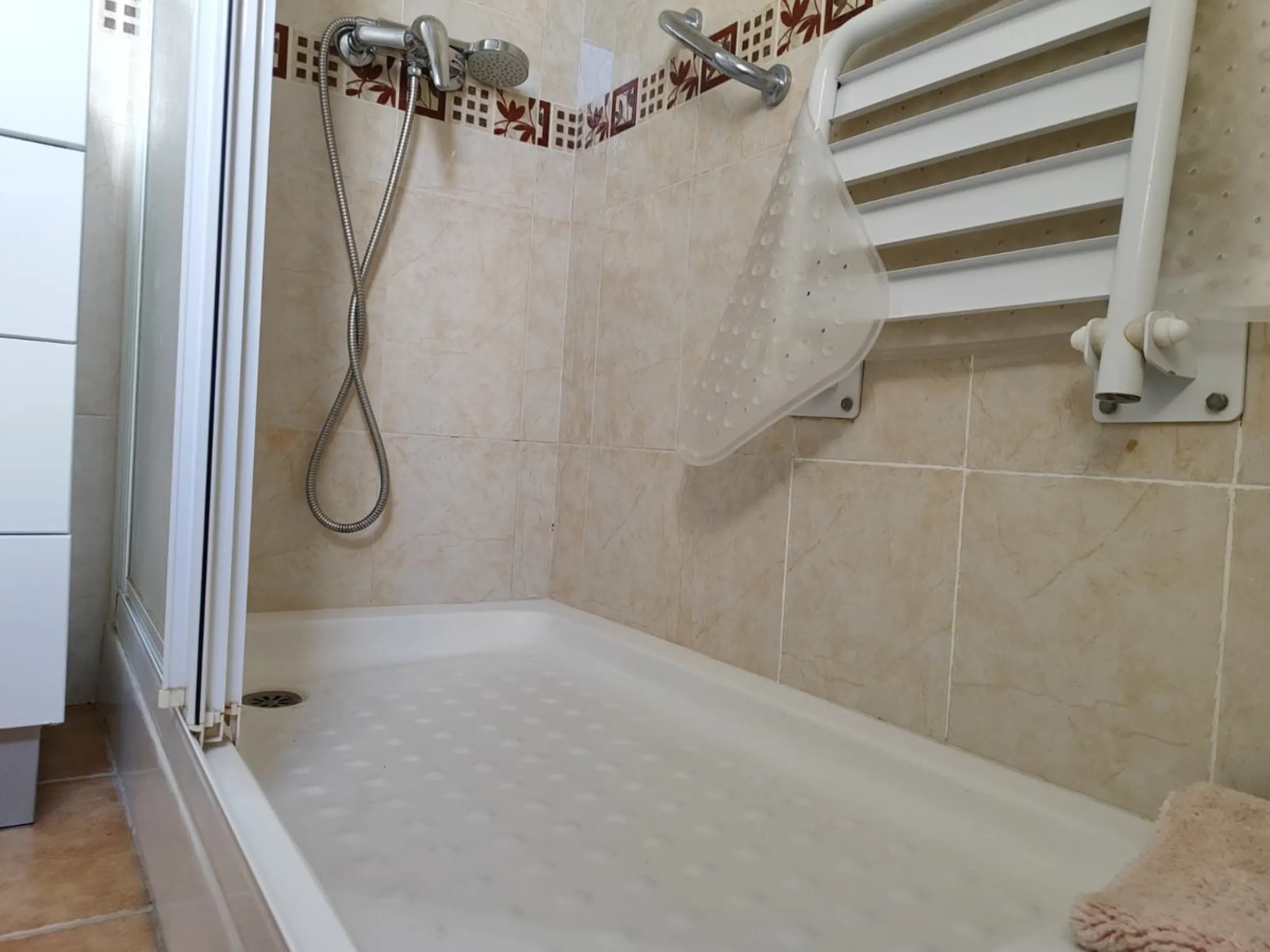 ???? Spacious 3-Bedroom Apartment with Terrace – Torremolinos, Loma de los Riscos