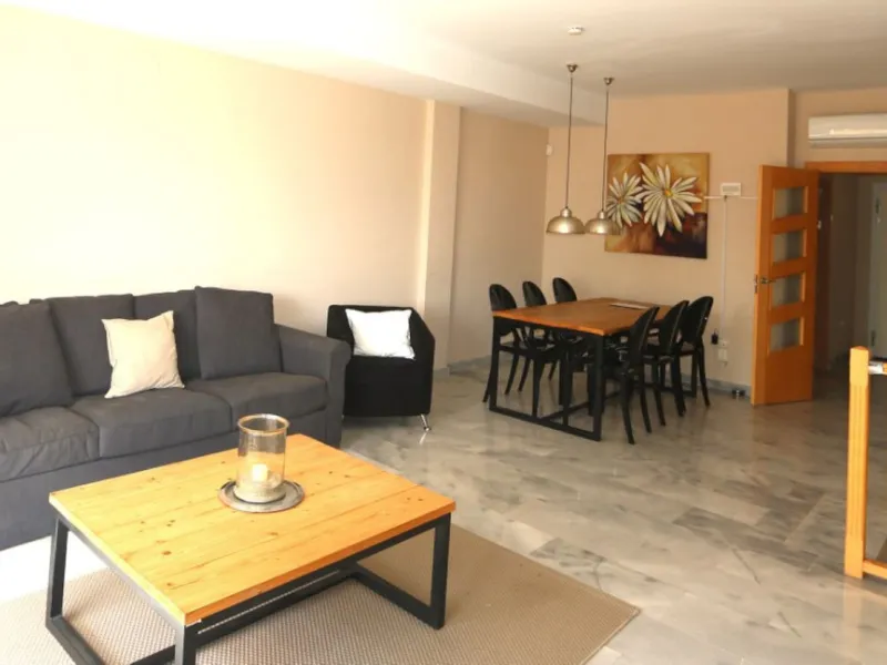 Very nice townhouse in Torreblanca with spectacular views of the sea and the city!