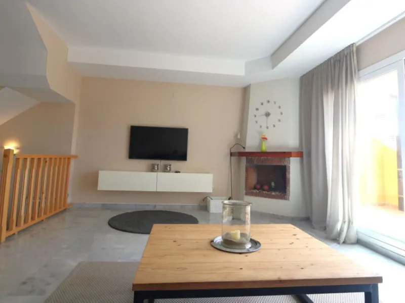 Very nice townhouse in Torreblanca with spectacular views of the sea and the city!
