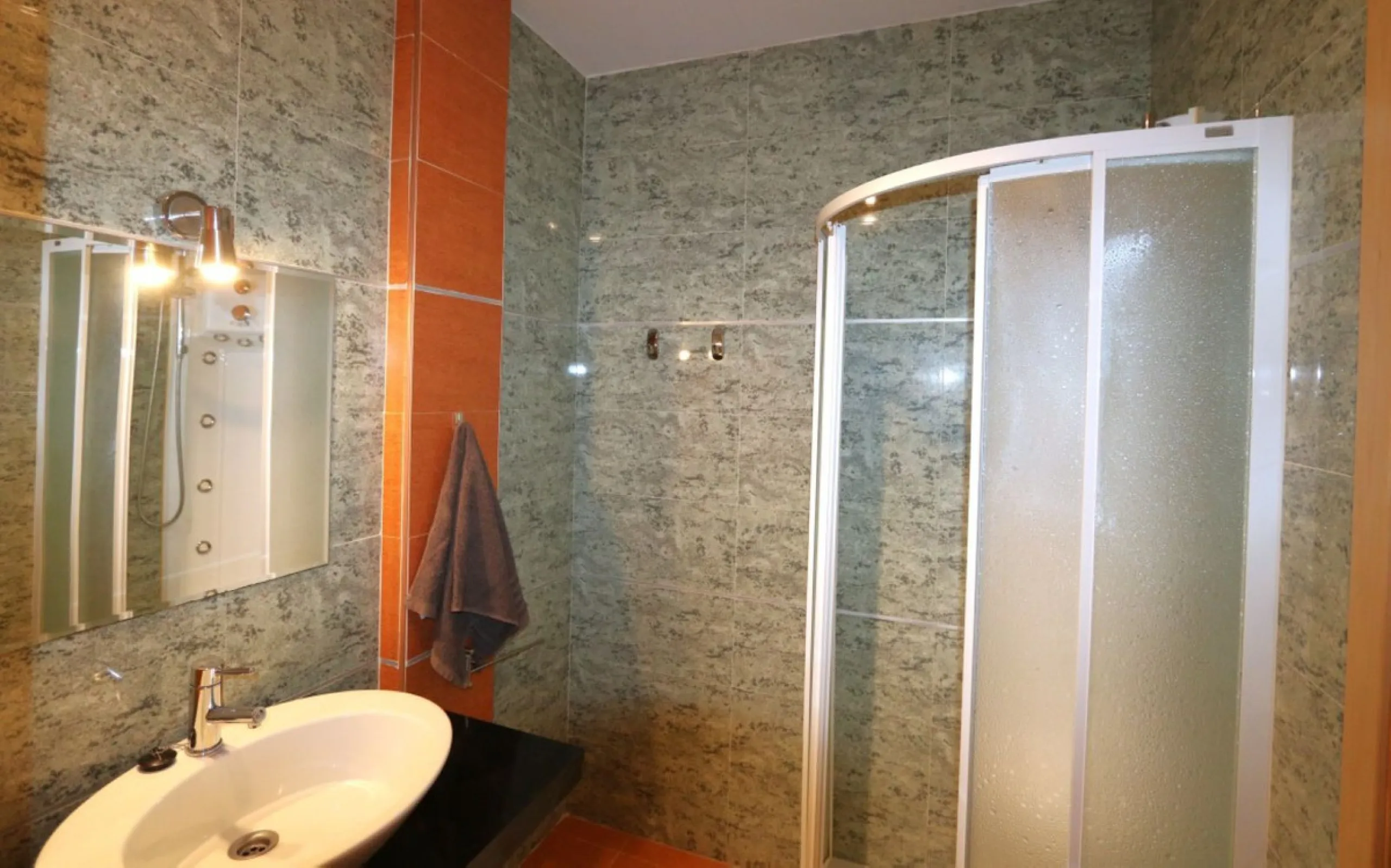 Very nice townhouse in Torreblanca with spectacular views of the sea and the city!