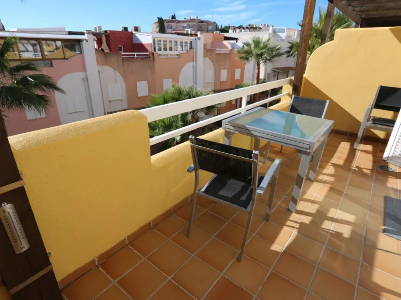 Very nice townhouse in Torreblanca with spectacular views of the sea and the city!