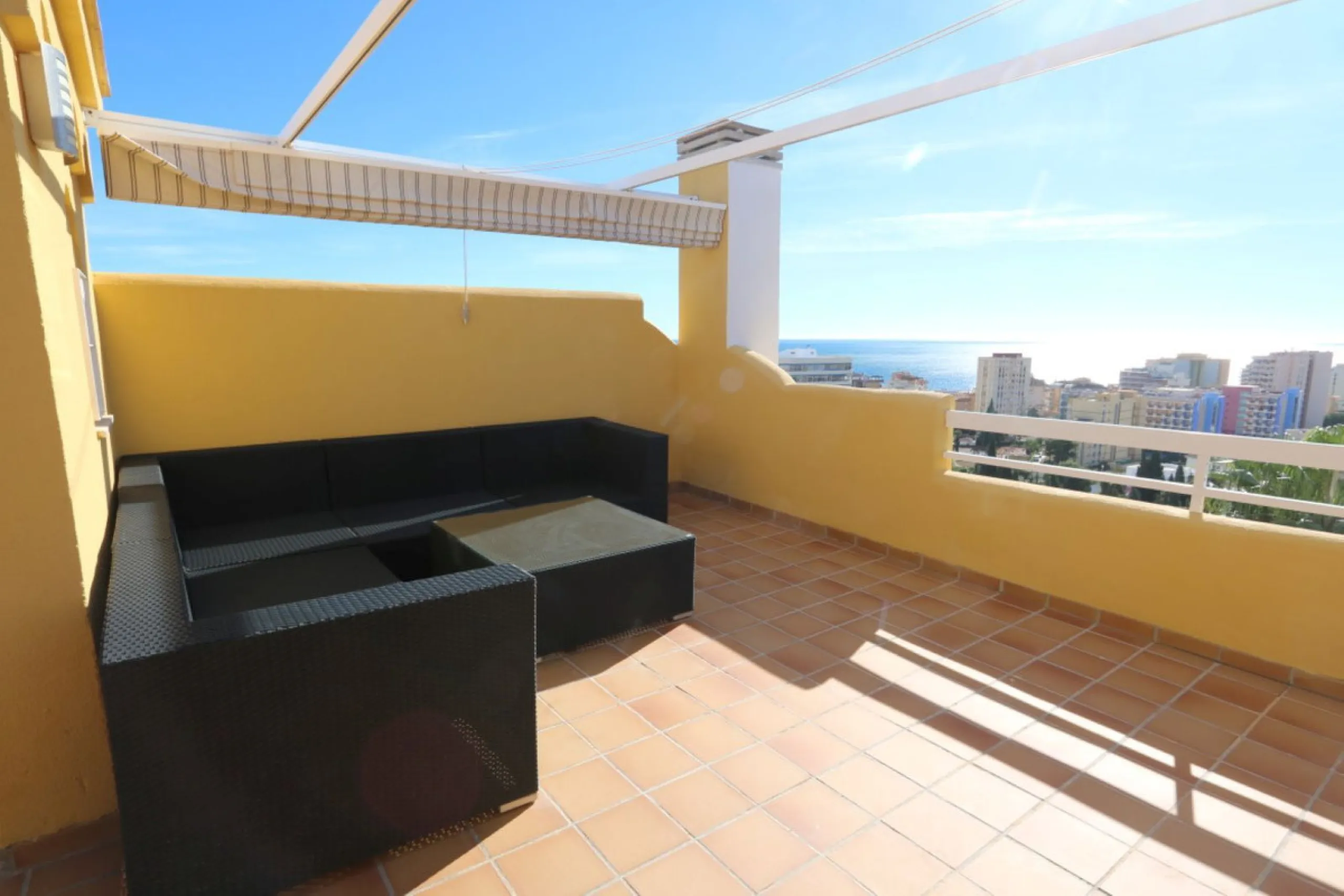 Very nice townhouse in Torreblanca with spectacular views of the sea and the city!