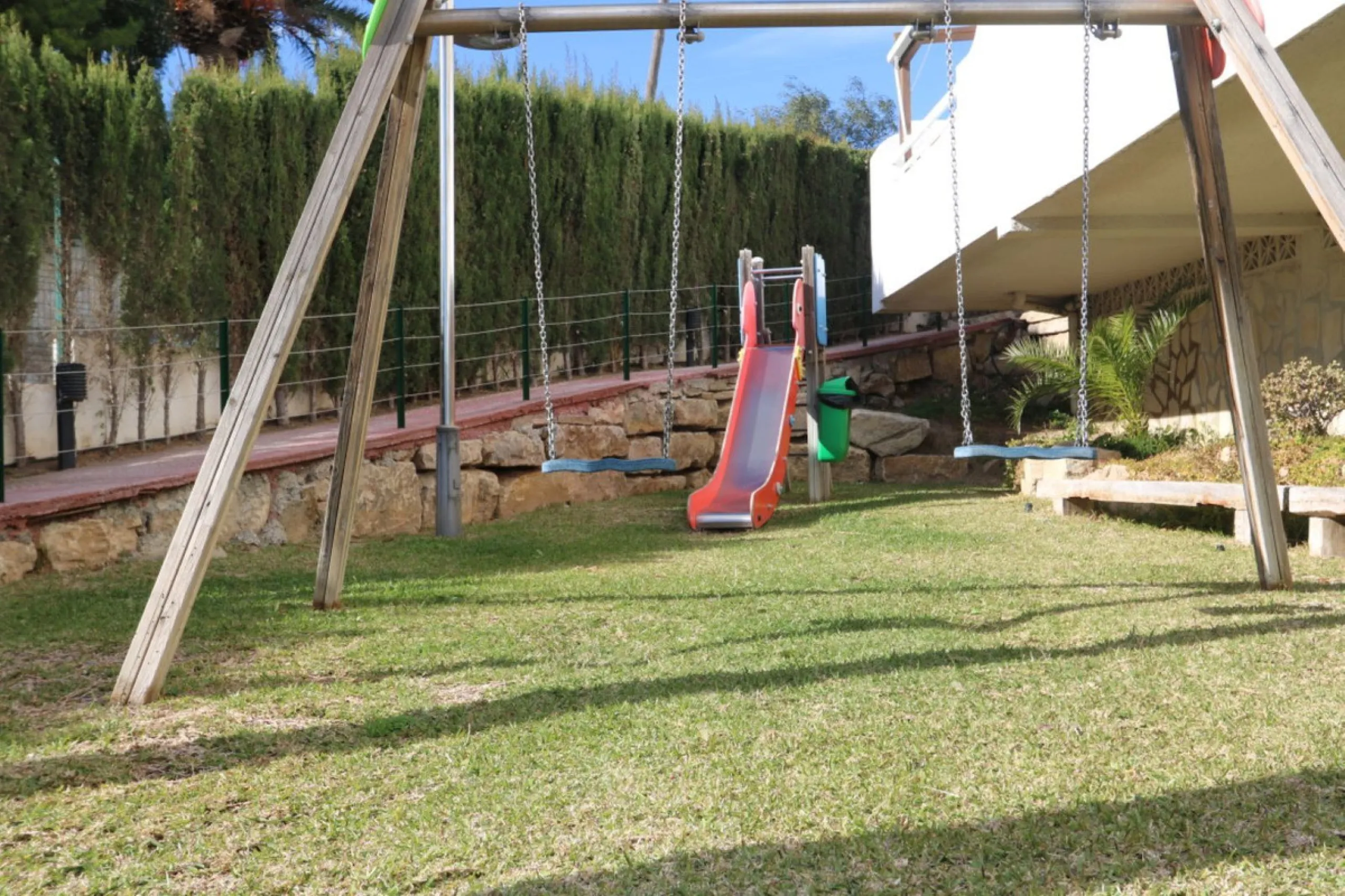 Very nice townhouse in Torreblanca with spectacular views of the sea and the city!