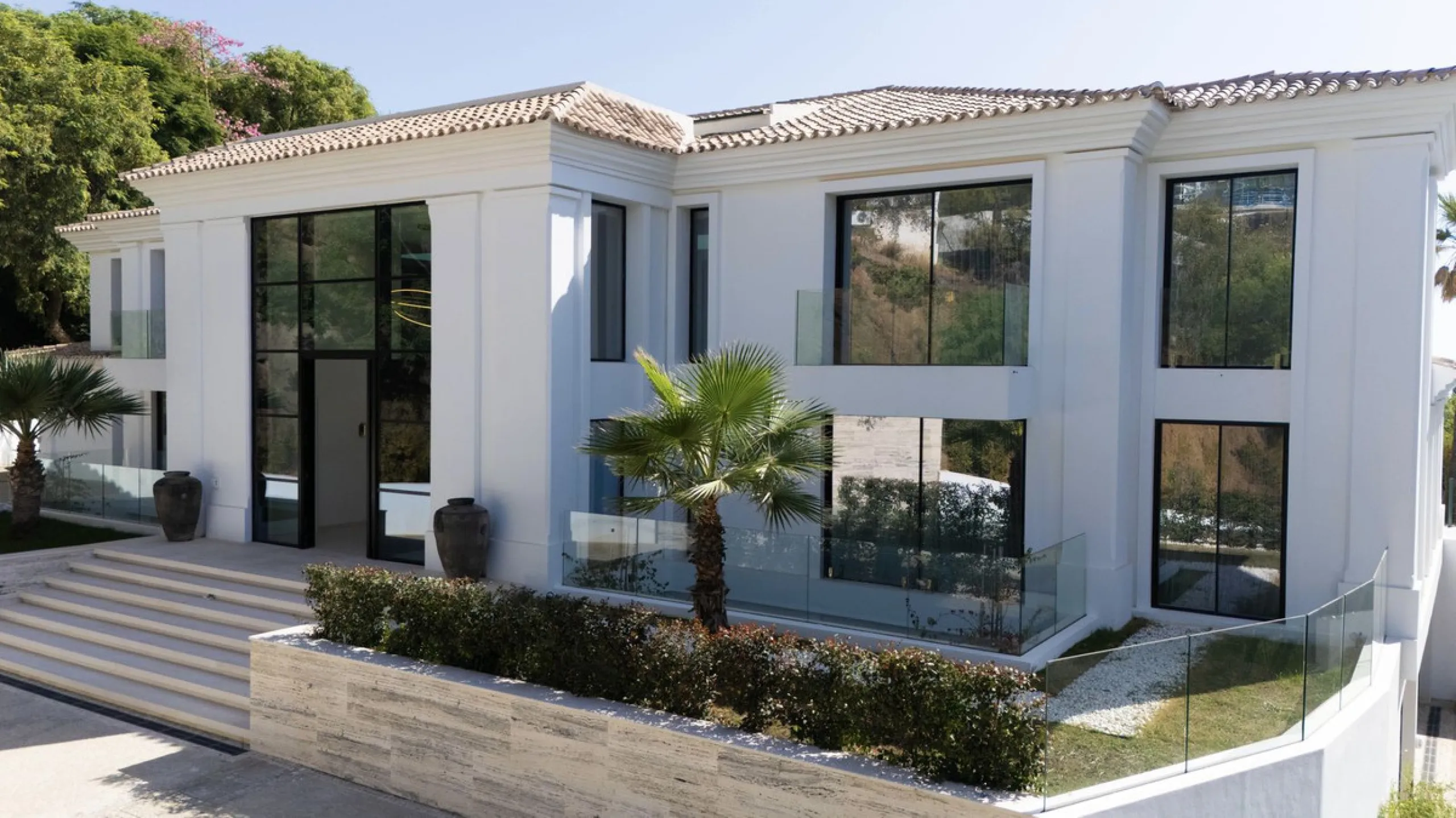 Möblierte Luxusvilla mit Meer- und Bergblick in Benahavís