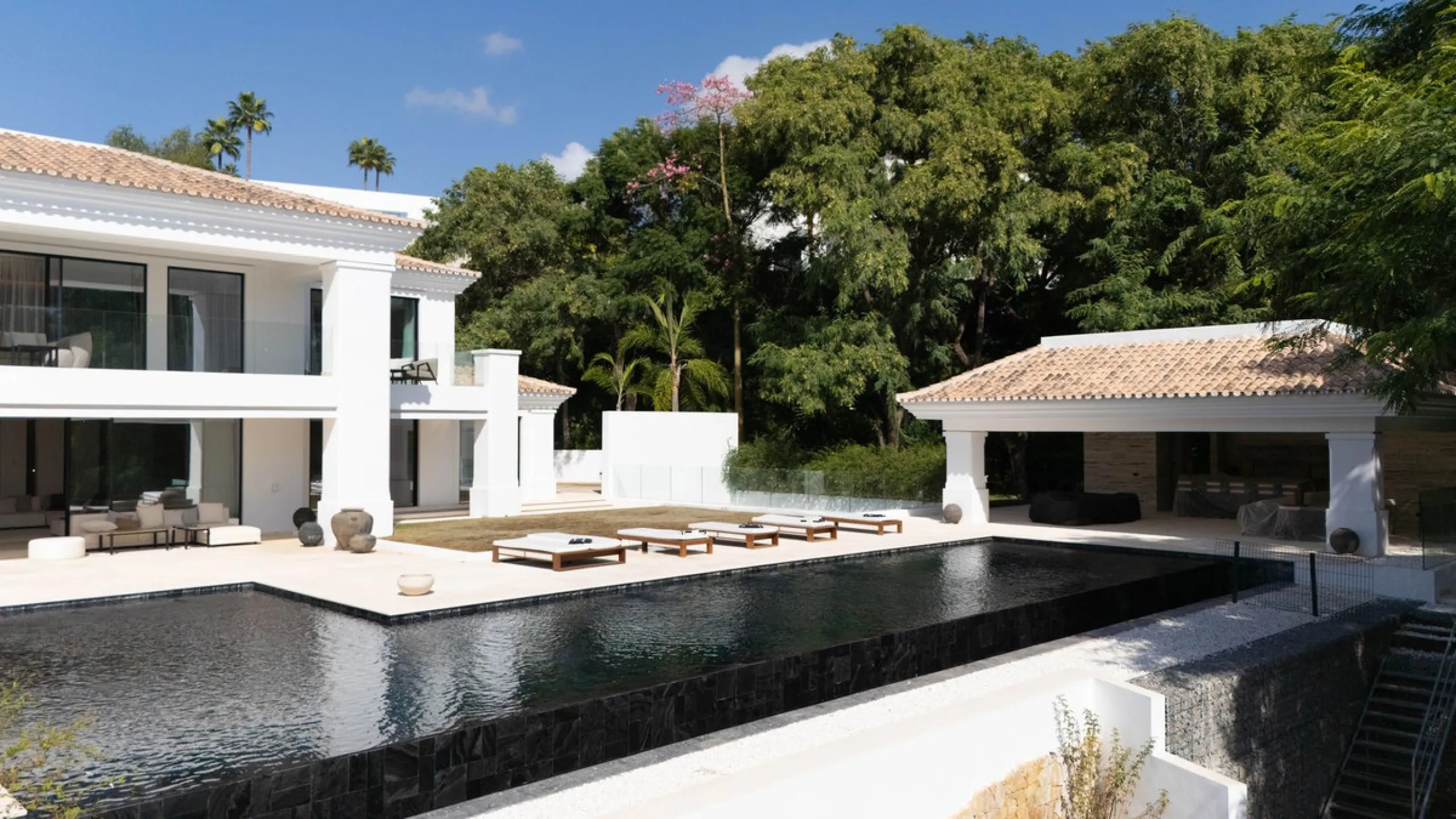 Möblierte Luxusvilla mit Meer- und Bergblick in Benahavís