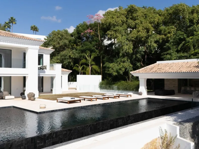 Möblierte Luxusvilla mit Meer- und Bergblick in Benahavís