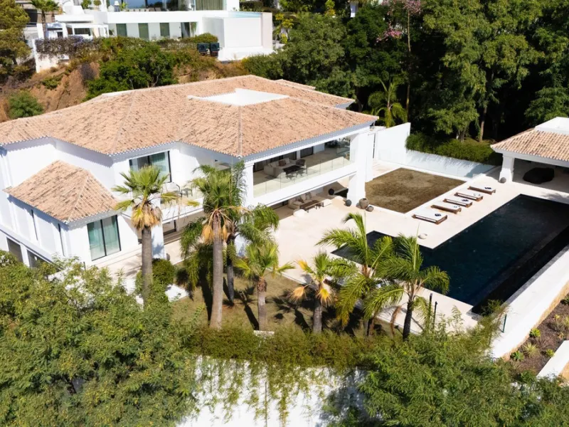 Möblierte Luxusvilla mit Meer- und Bergblick in Benahavís