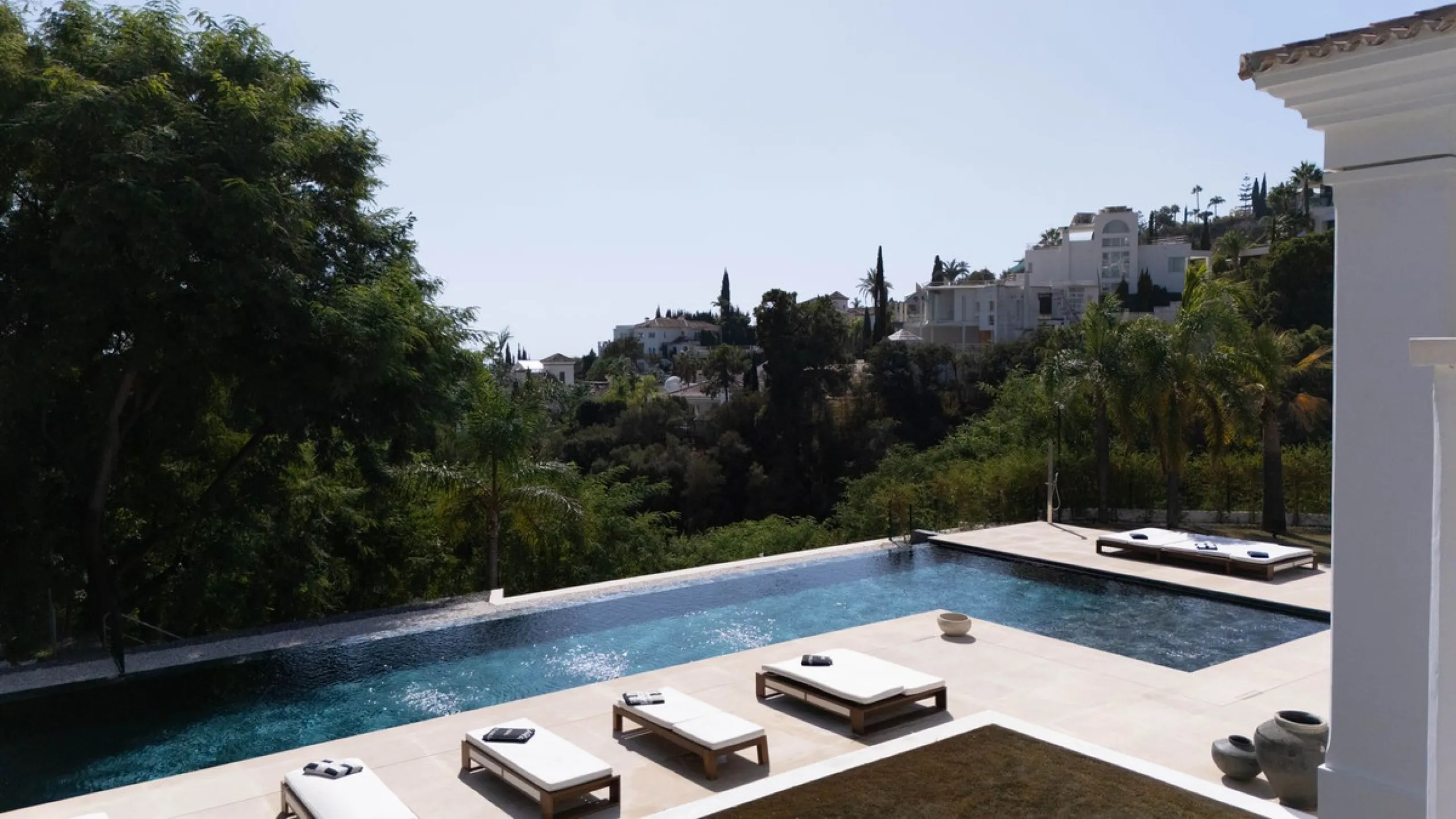 Möblierte Luxusvilla mit Meer- und Bergblick in Benahavís