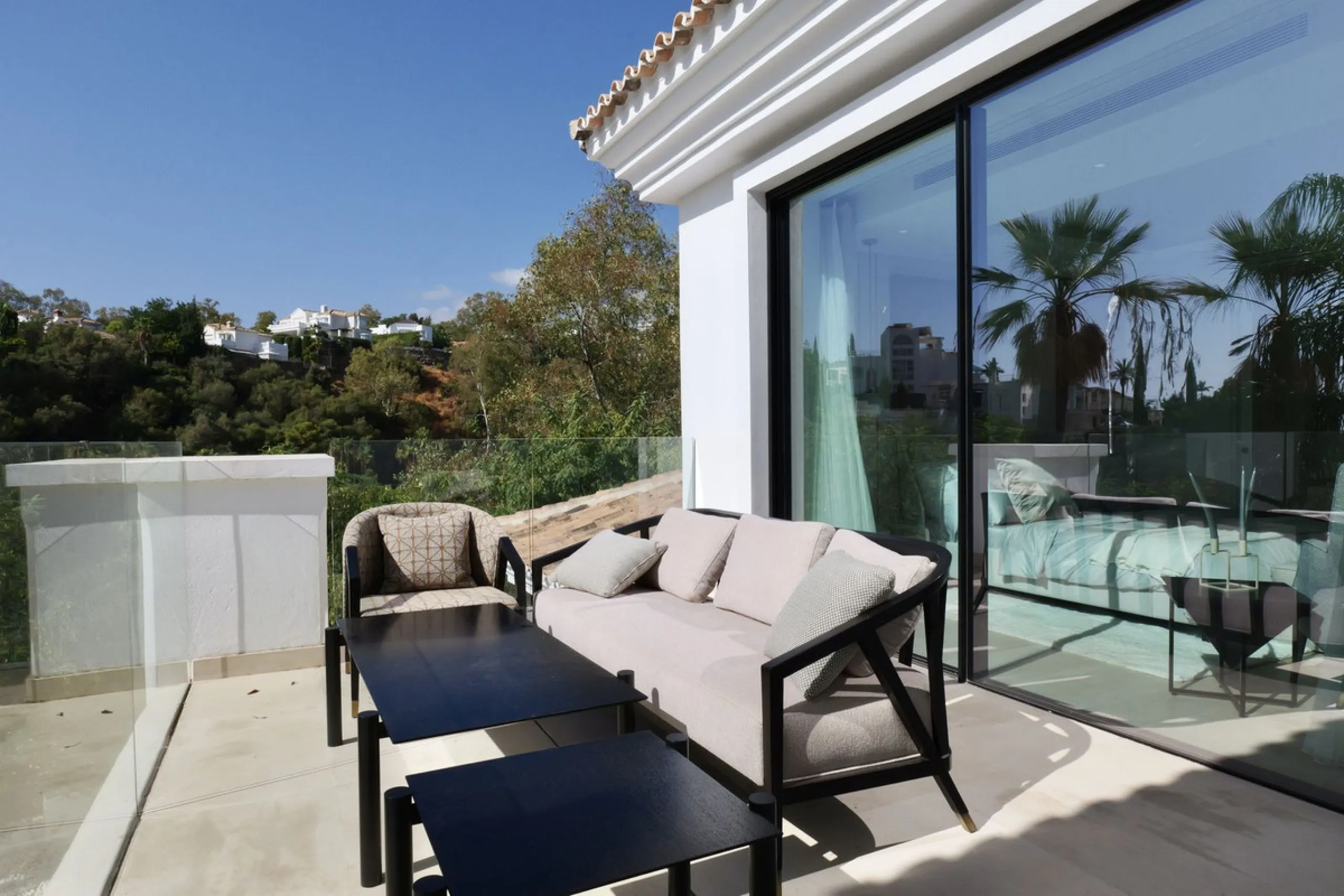 Möblierte Luxusvilla mit Meer- und Bergblick in Benahavís