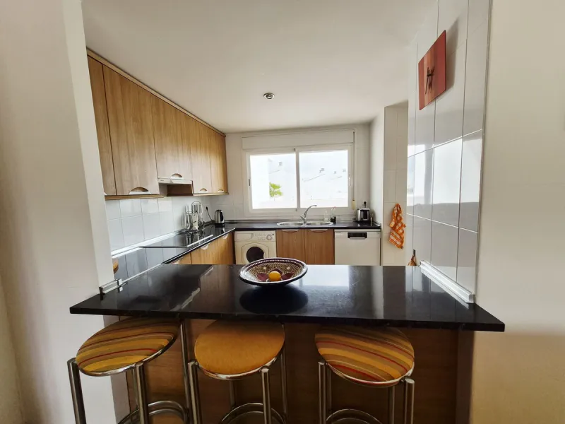 ABSOLUTELY STUNNING PENTHOUSE WITH MAGNIFICENT VIEWS AND A UNIQUE URBAN LOFT-STYLE DESIGN WITH PRIVATE LIFT ENTRY DIRECTLY INTO THE APARTMENT. FROM THE MOMENT YOU ENTER THE APARTMENT YOU NOTICE THE INCREDIBLE LIGHT AND SENSE OF SPACE CREATED BY THE DOUBLE