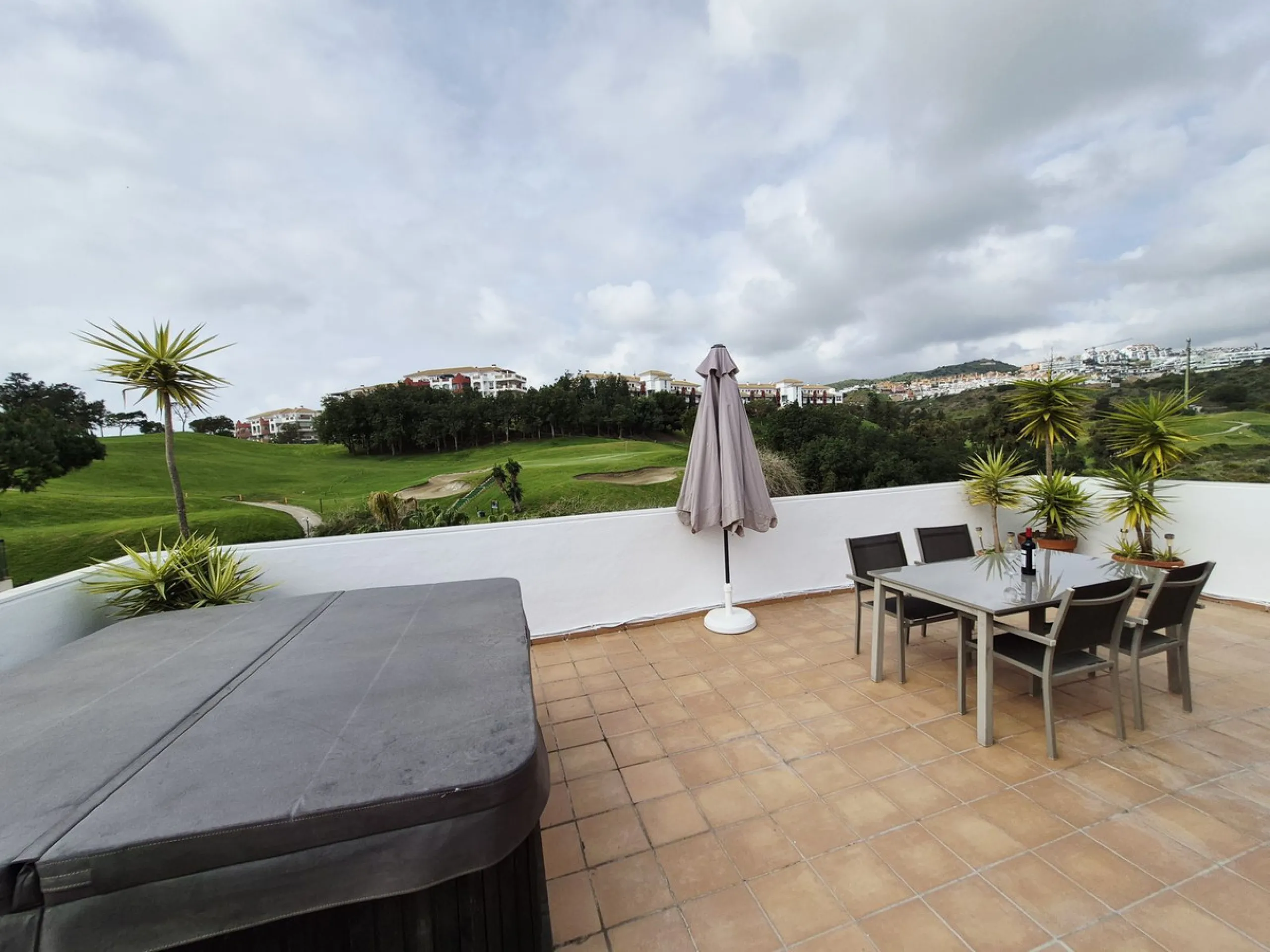ABSOLUTELY STUNNING PENTHOUSE WITH MAGNIFICENT VIEWS AND A UNIQUE URBAN LOFT-STYLE DESIGN WITH PRIVATE LIFT ENTRY DIRECTLY INTO THE APARTMENT. FROM THE MOMENT YOU ENTER THE APARTMENT YOU NOTICE THE INCREDIBLE LIGHT AND SENSE OF SPACE CREATED BY THE DOUBLE