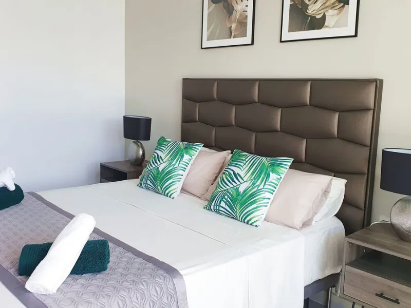 This stunning ground-floor apartment in Los Miradores del Sol Phase I perfectly combines contemporary luxury with Mediterranean indoor-outdoor living on Estepona's exclusive New Golden Mile. Offering 92 m² of elegant interior space and an impressive 84 m²