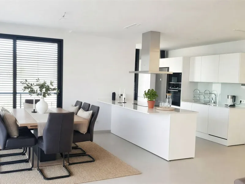 Discover modern Mediterranean living at its finest in this beautifully designed 4-bedroom, 3-bathroom luxury villa, ideally located in the sought-after area of La Duquesa on the Costa del Sol. Offering an enviable blend of elegant architecture, spacious i