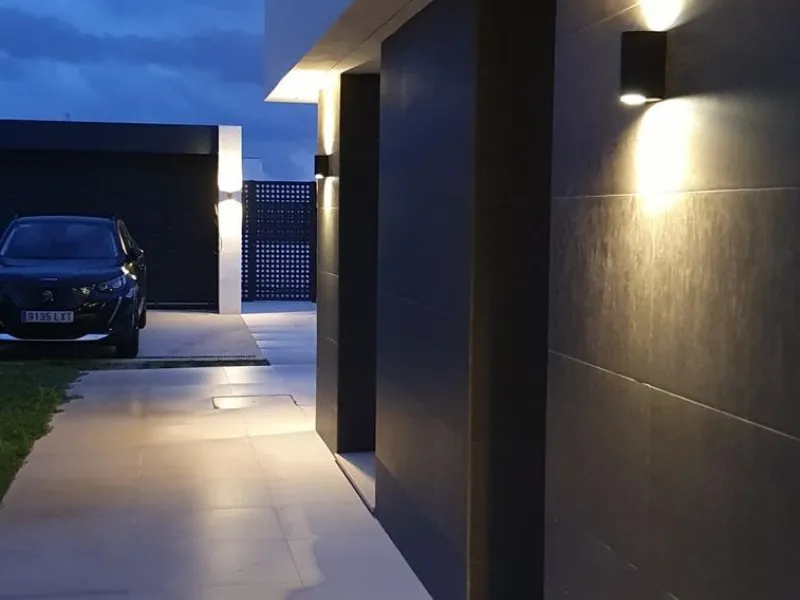 Discover modern Mediterranean living at its finest in this beautifully designed 4-bedroom, 3-bathroom luxury villa, ideally located in the sought-after area of La Duquesa on the Costa del Sol. Offering an enviable blend of elegant architecture, spacious i