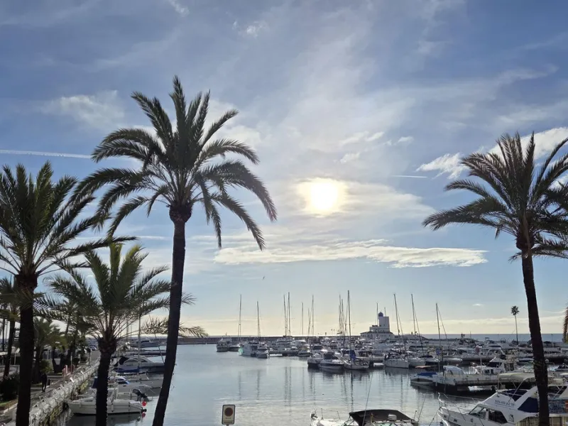 Discover modern Mediterranean living at its finest in this beautifully designed 4-bedroom, 3-bathroom luxury villa, ideally located in the sought-after area of La Duquesa on the Costa del Sol. Offering an enviable blend of elegant architecture, spacious i