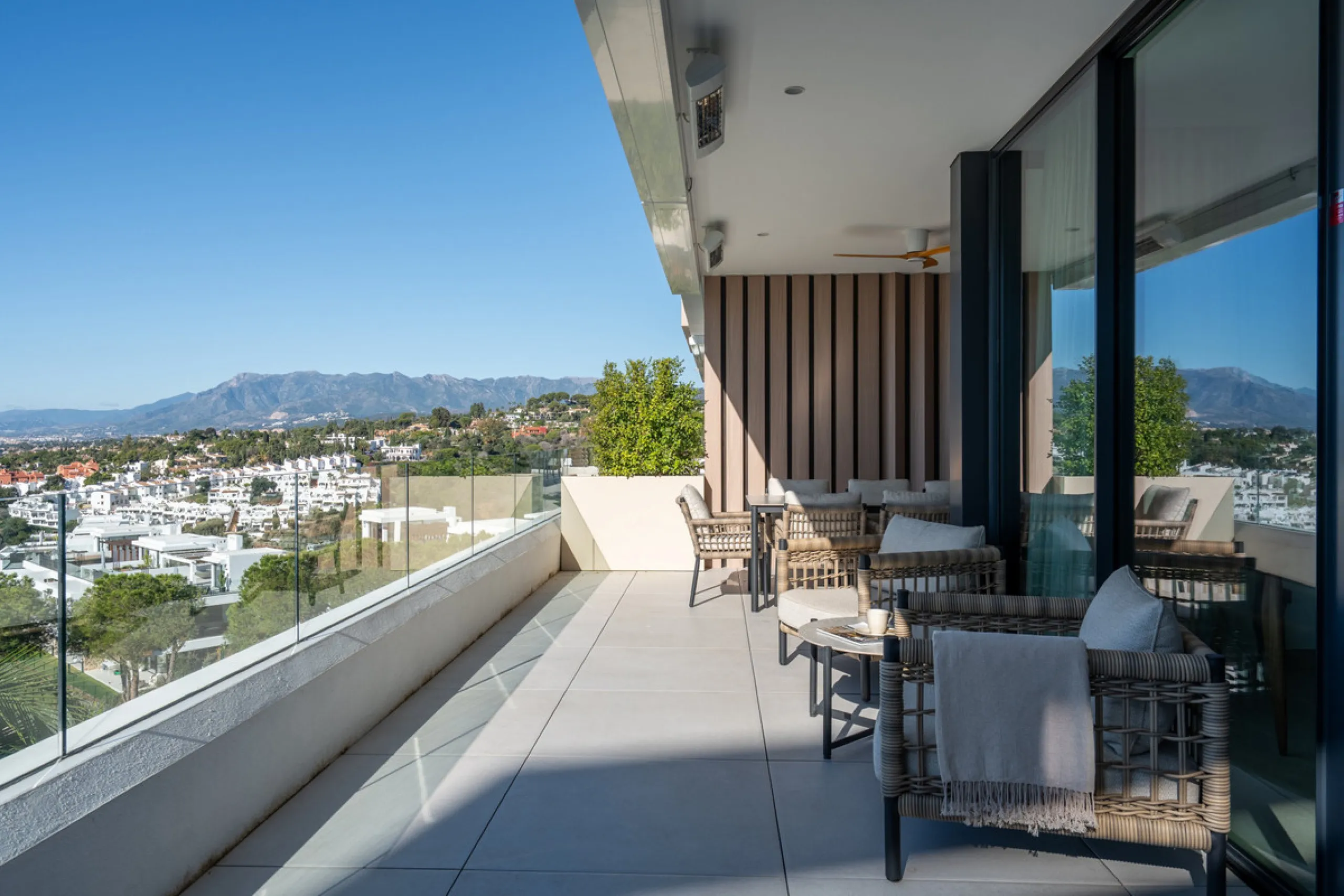 Apartment - Middle Floor Apartment в продаже в Marbella, Málaga. В доме 3 спален и 2 ванных комнат. Площадь дома 169 м²